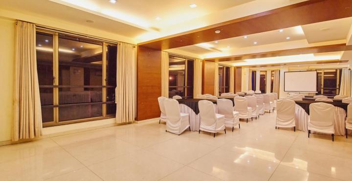Treebo Trend Hotel Parker أحمد أباد المظهر الخارجي الصورة