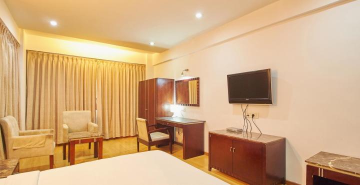 Treebo Trend Hotel Parker أحمد أباد المظهر الخارجي الصورة