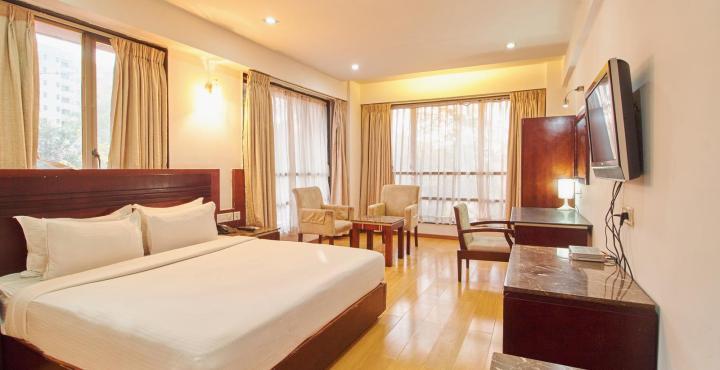 Treebo Trend Hotel Parker أحمد أباد المظهر الخارجي الصورة
