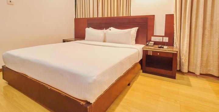 Treebo Trend Hotel Parker أحمد أباد المظهر الخارجي الصورة