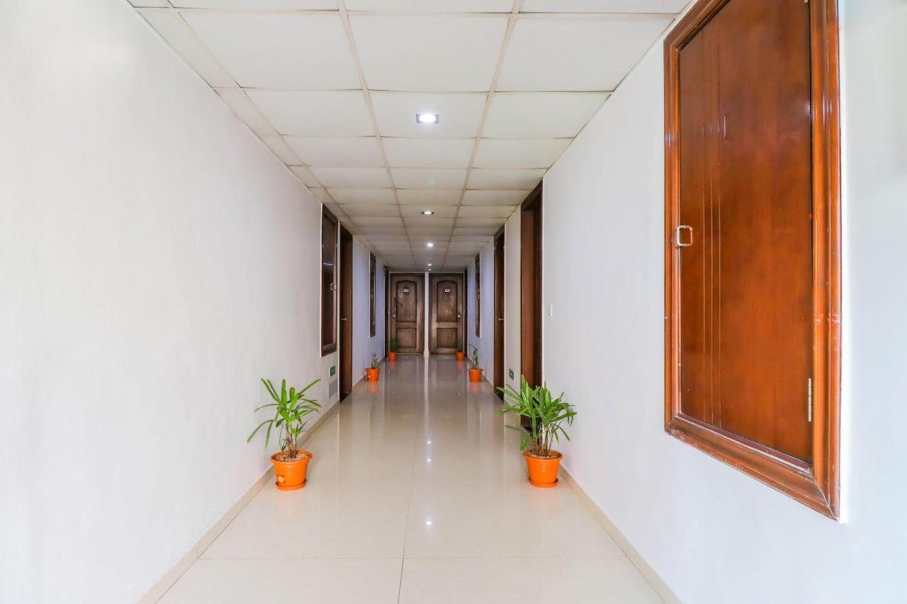 Treebo Trend Hotel Parker أحمد أباد المظهر الخارجي الصورة