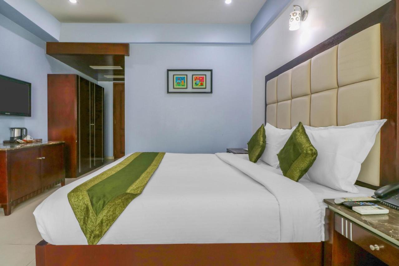 Treebo Trend Hotel Parker أحمد أباد المظهر الخارجي الصورة