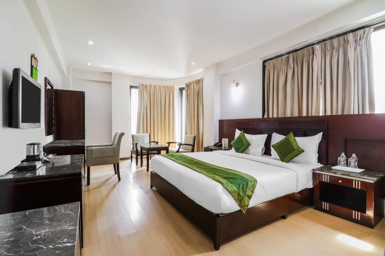 Treebo Trend Hotel Parker أحمد أباد المظهر الخارجي الصورة