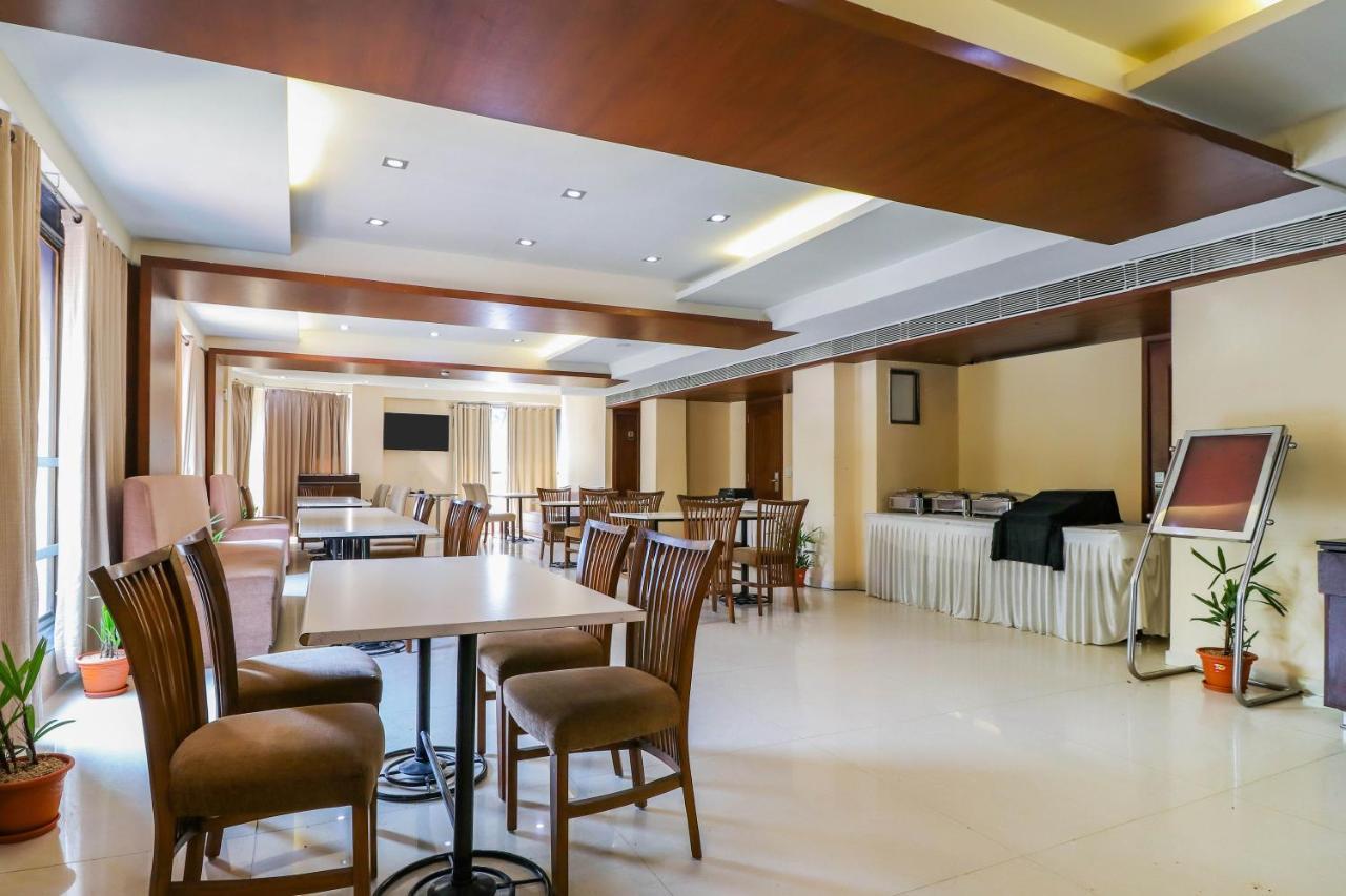Treebo Trend Hotel Parker أحمد أباد المظهر الخارجي الصورة