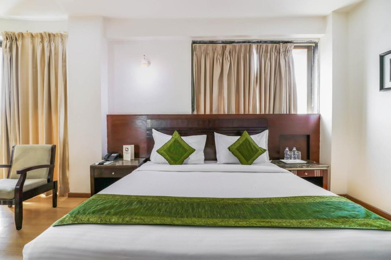 Treebo Trend Hotel Parker أحمد أباد المظهر الخارجي الصورة