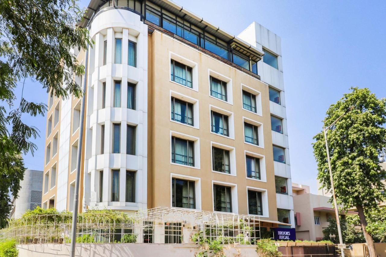Treebo Trend Hotel Parker أحمد أباد المظهر الخارجي الصورة