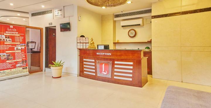 Treebo Trend Hotel Parker أحمد أباد المظهر الخارجي الصورة